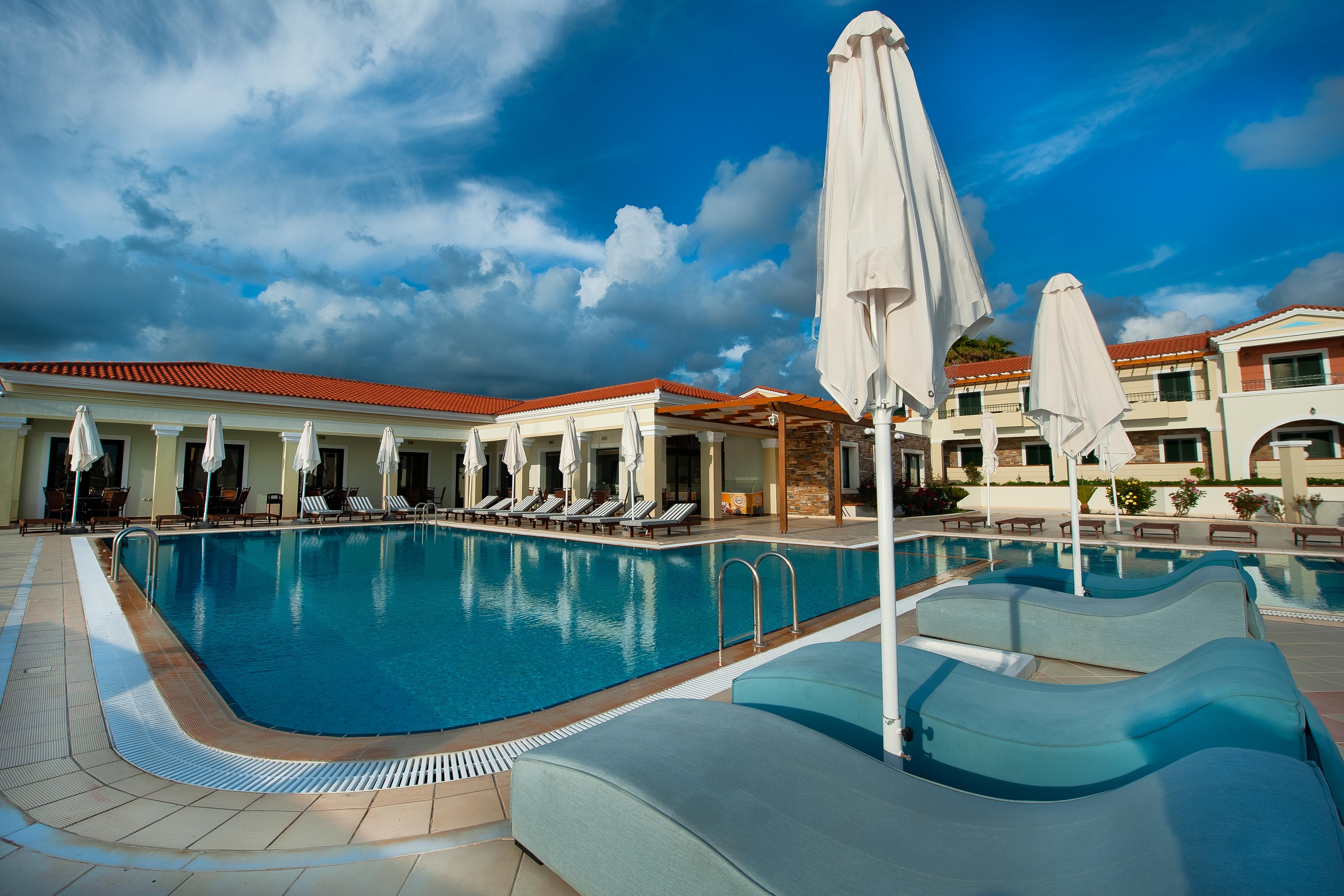 Messina Resort Hotel Kyparissia Esterno foto
