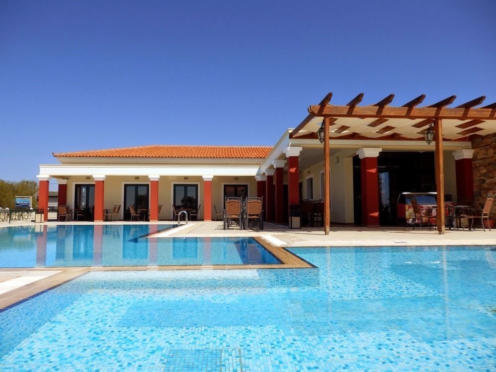 Messina Resort Hotel Kyparissia Esterno foto