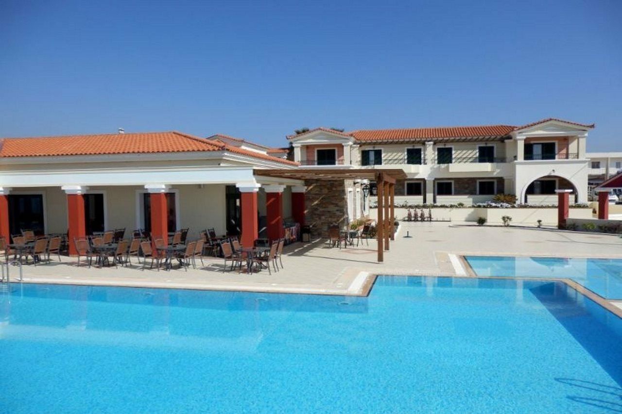 Messina Resort Hotel Kyparissia Esterno foto